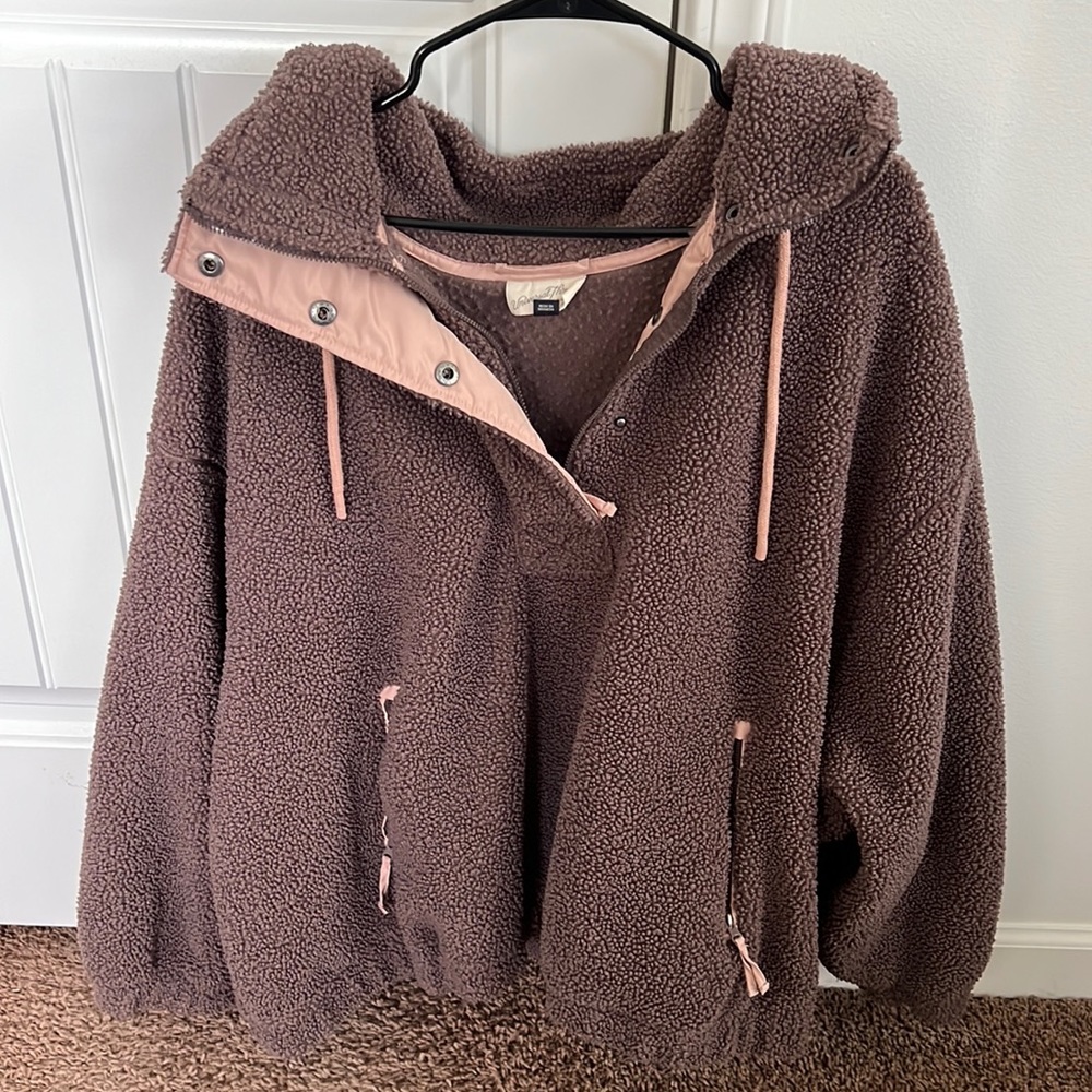 Universal thread quarter zip Sherpa pullover